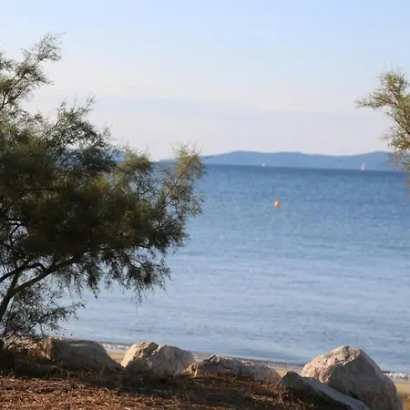 1 Chambre, 1 Sejour, Climatise, Piscines, 400m De La Apartment La Londe-les-Maures