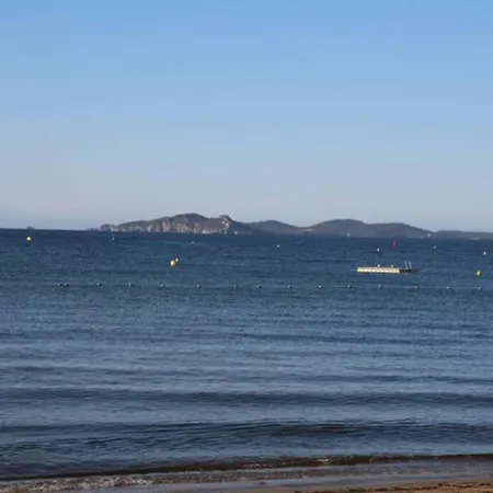 Apartment 1 Chambre, 1 Sejour, Climatise, Piscines, 400m De La La Londe-les-Maures