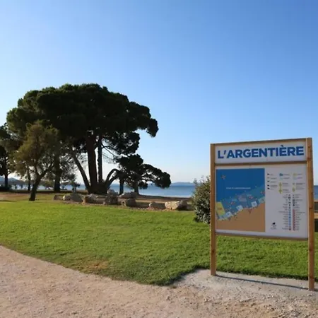 1 Chambre, 1 Sejour, Climatise, Piscines, 400m De La