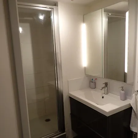1 Chambre, 1 Sejour, Climatise, Piscines, 400m De La Apartment *
