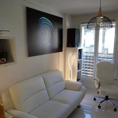 Apartment 1 Chambre, 1 Sejour, Climatise, Piscines, 400m De La *