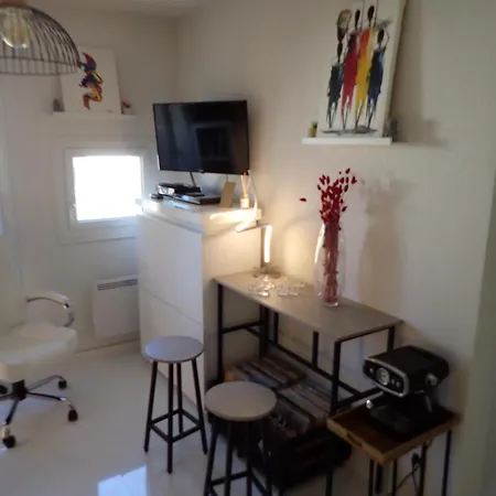 Apartment 1 Chambre, 1 Sejour, Climatise, Piscines, 400m De La